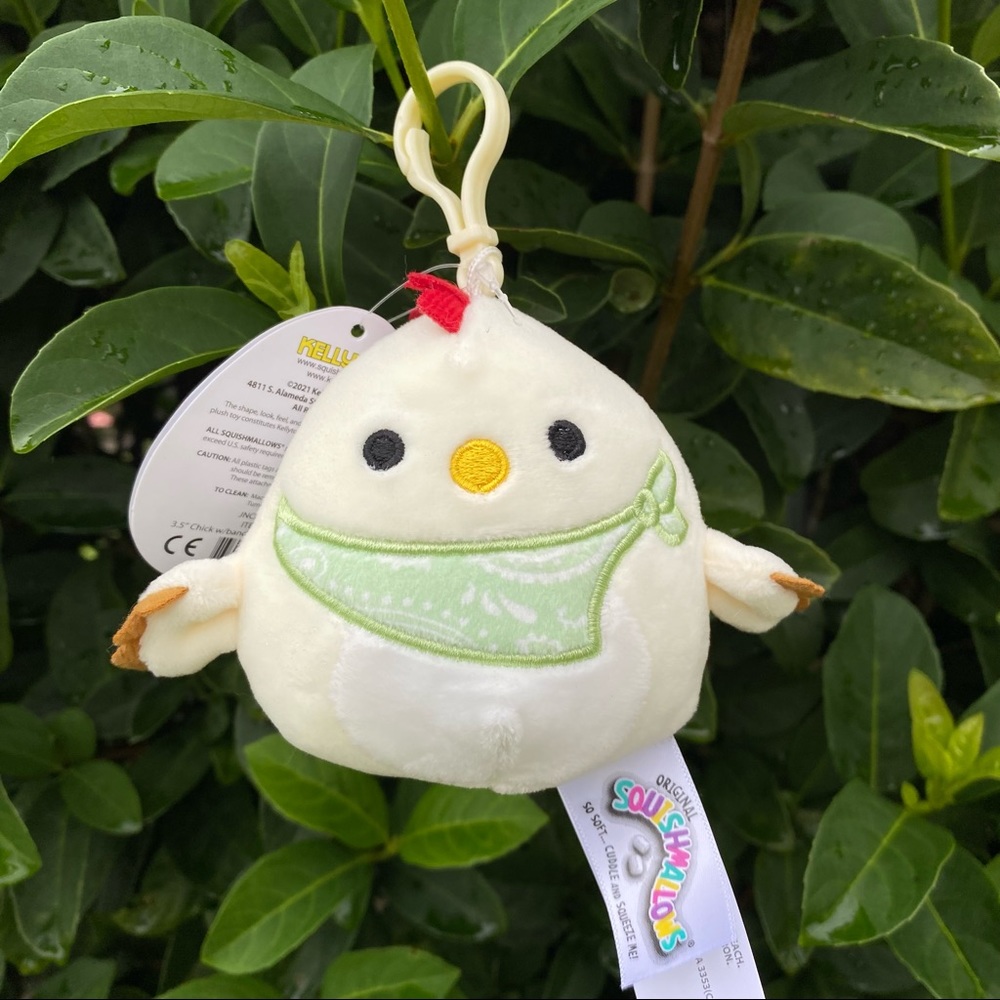 Chick with bandana Clip on Squishmallow